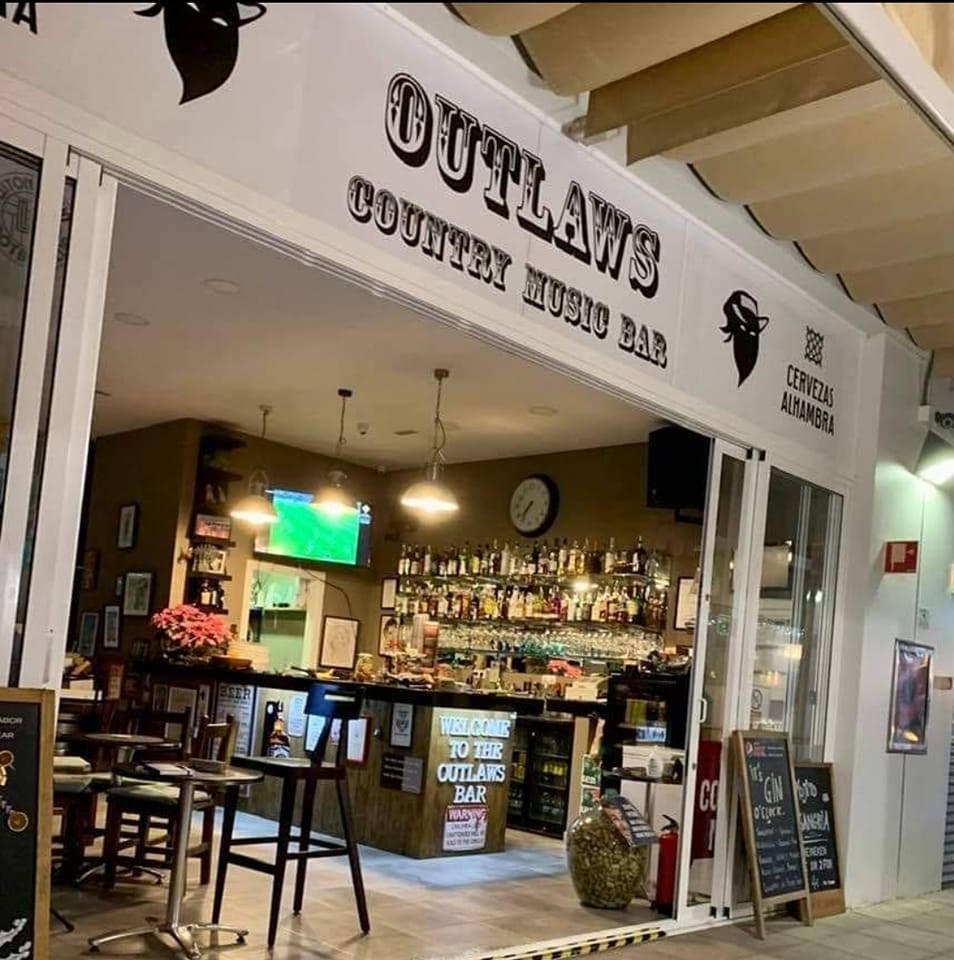  OUTLAWS PUB (martin)